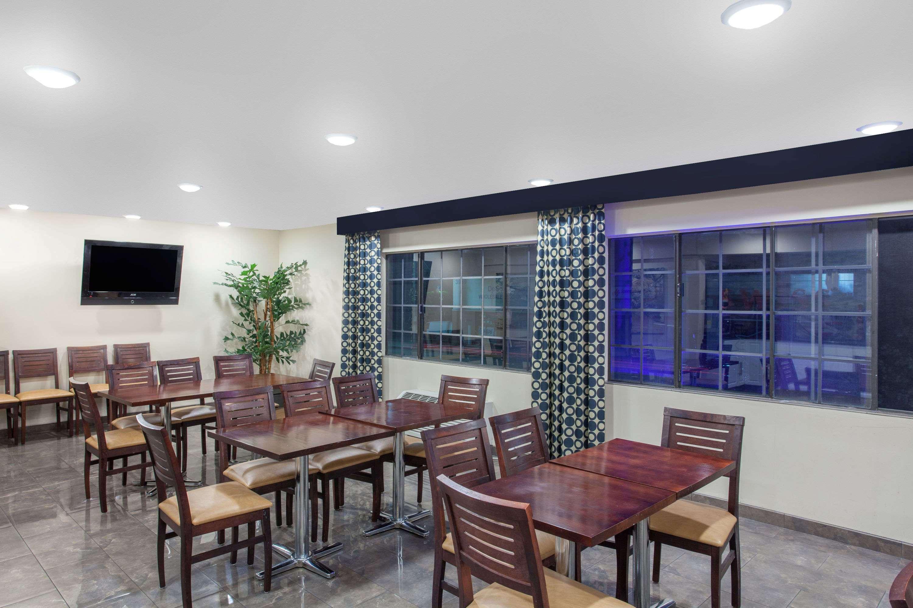 Ramada By Wyndham Culver City Los Angeles Buitenkant foto
