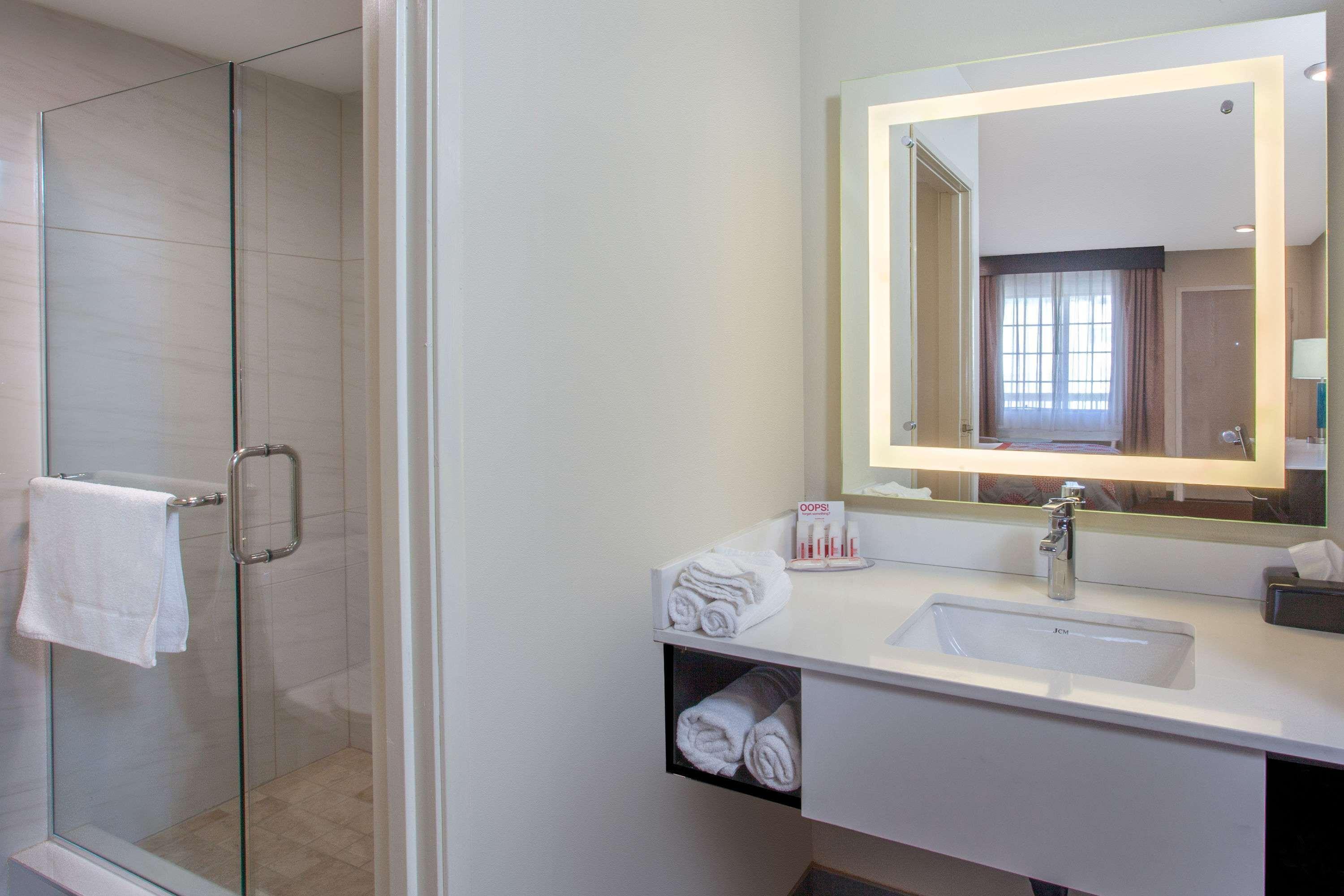 Ramada By Wyndham Culver City Los Angeles Buitenkant foto