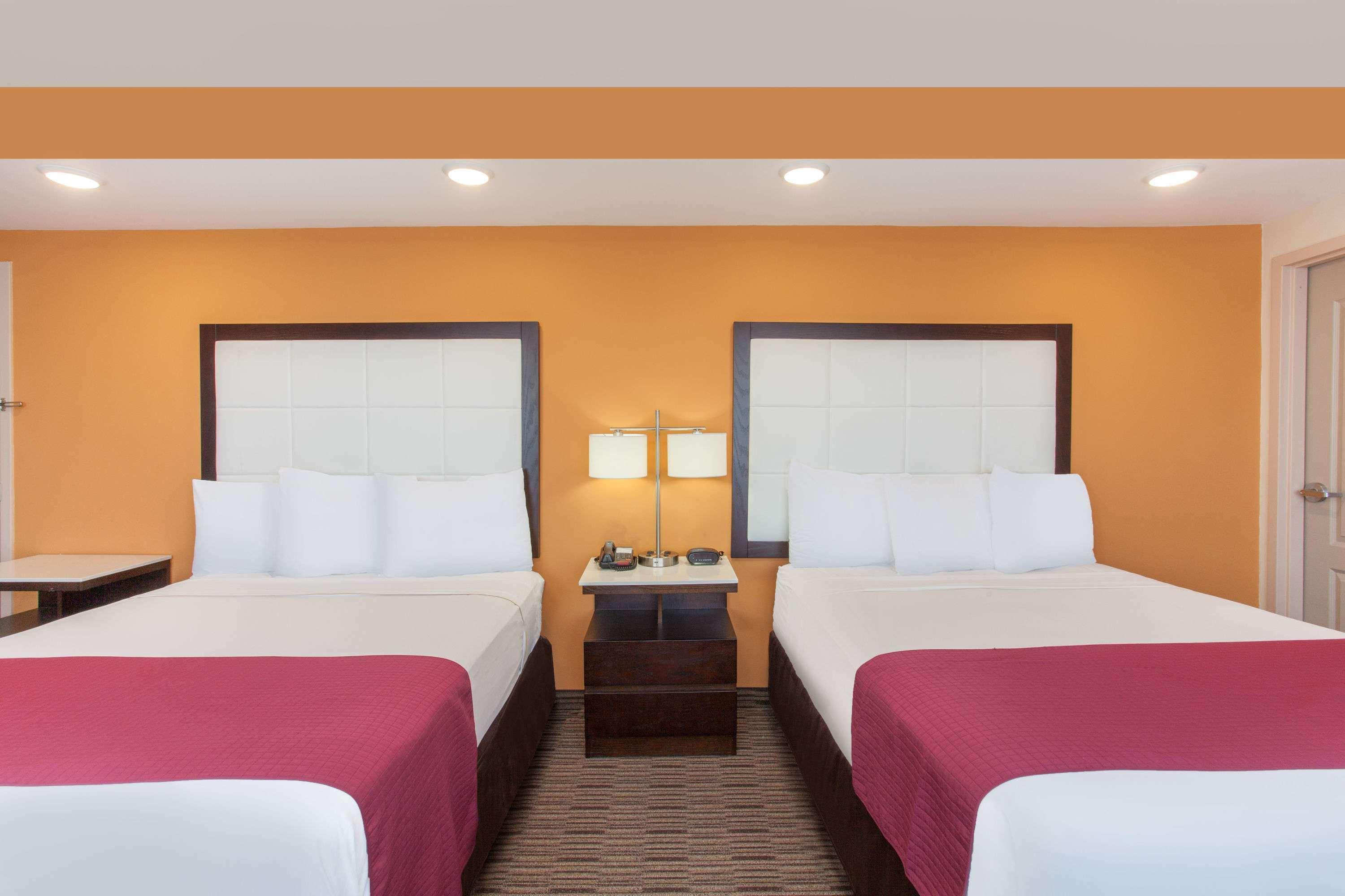Ramada By Wyndham Culver City Los Angeles Buitenkant foto
