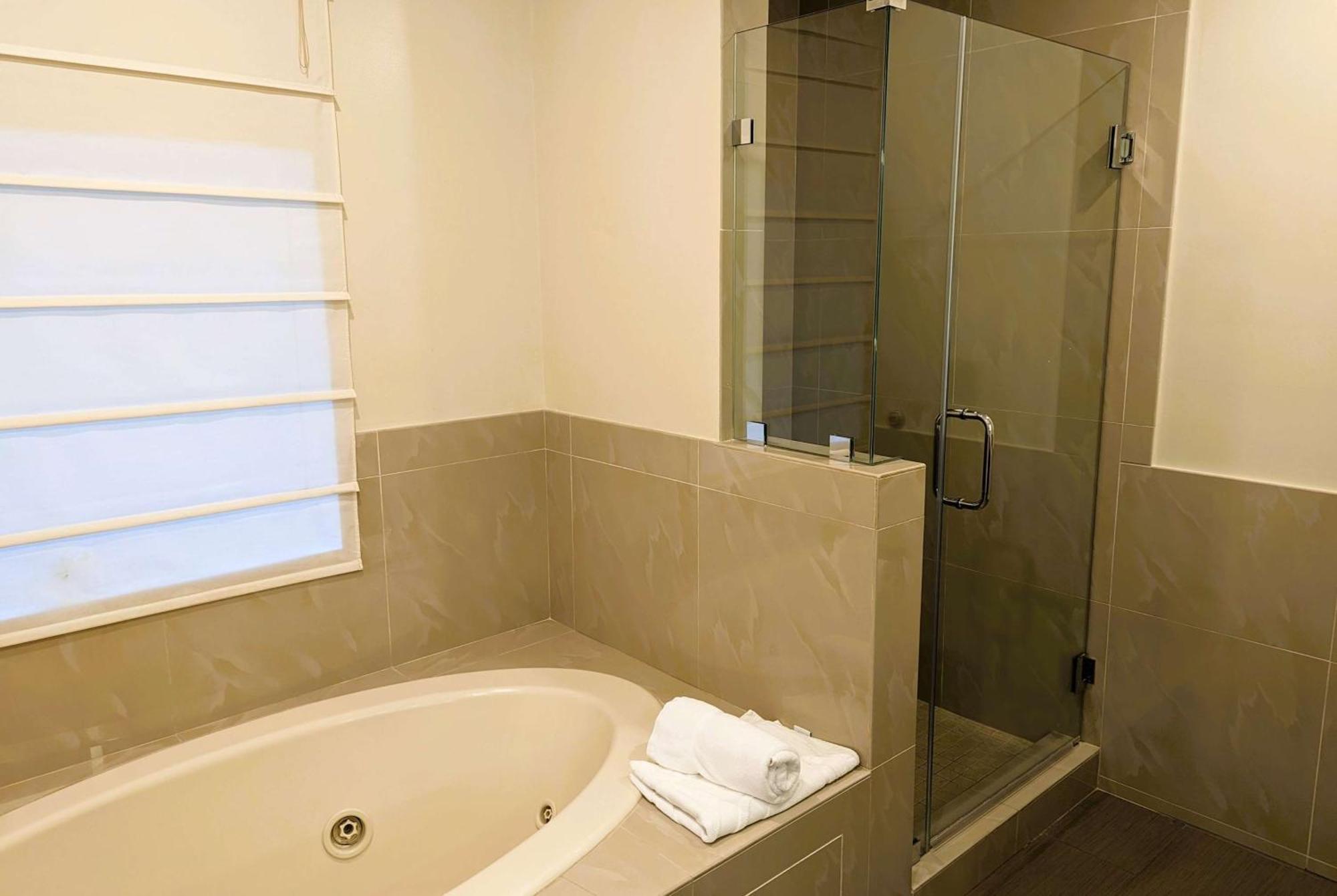 Ramada By Wyndham Culver City Los Angeles Buitenkant foto