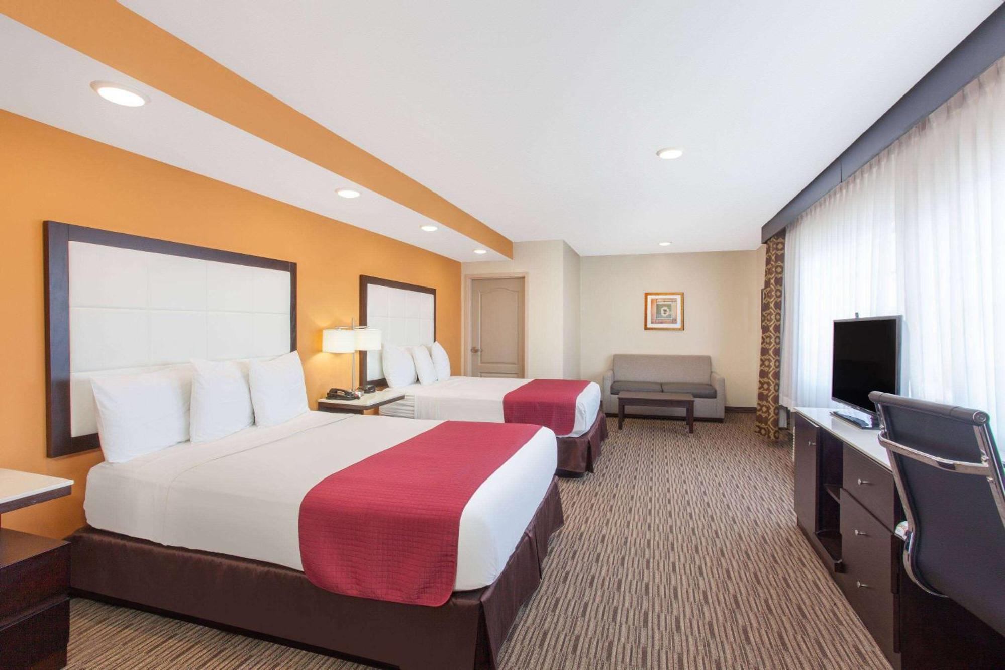 Ramada By Wyndham Culver City Los Angeles Buitenkant foto