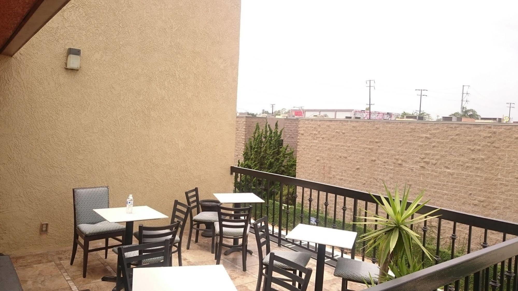 Ramada By Wyndham Culver City Los Angeles Buitenkant foto